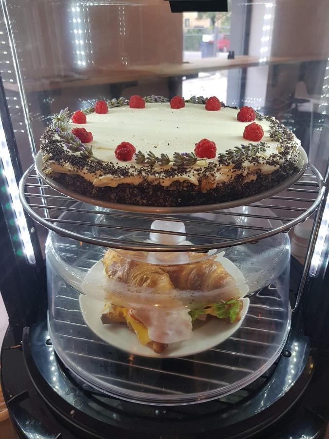 Penzion A Bistro Dilna Třeboň Exteriör bild